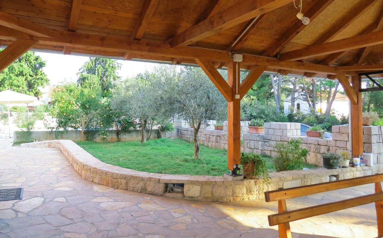 Bungalow Vice With Pool Pakoštane Exteriör bild